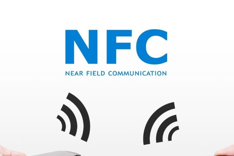 Locandina con due smartphone e la scritta NFC